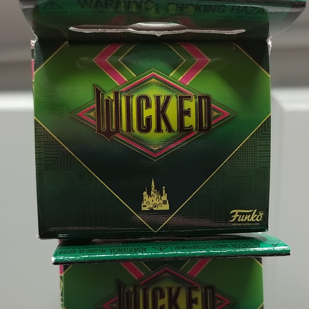 2 Set Wicked Keychain Glinda Keychain Elphaba Keychain Wicked Movie Pocket Pop! - Picture 7 of 13